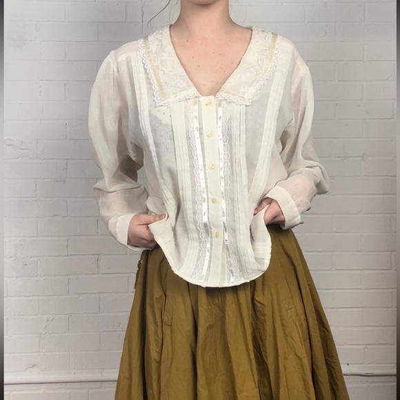 Vintage Gunne Sax Button Up Top with Lace Collar - Picture 3 of 8